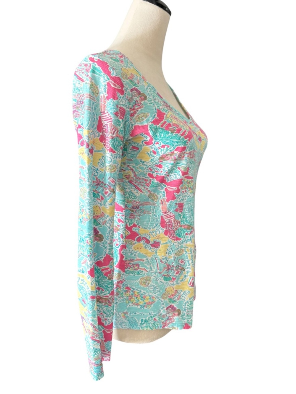 Lilly‎ Pulitzer “In The Beginning” Printed V-Neck Long Sleeve Top – Size Medium - Picture 4 of 12